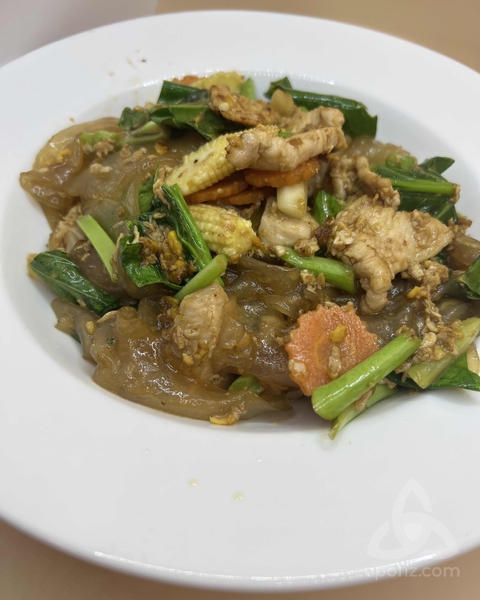 Pad si-ew chicken 🐔